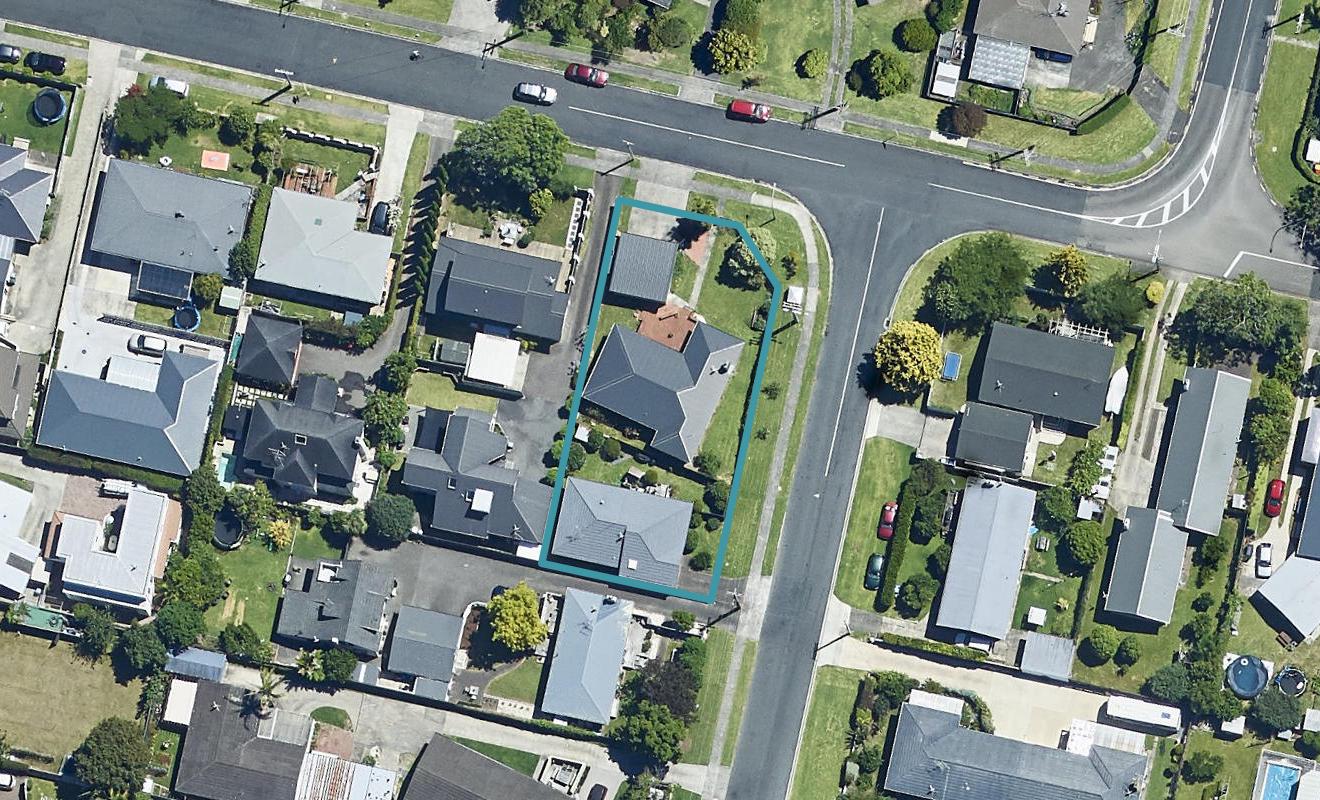 1 Myres Street, Otumoetai, Tauranga - Carousel 1