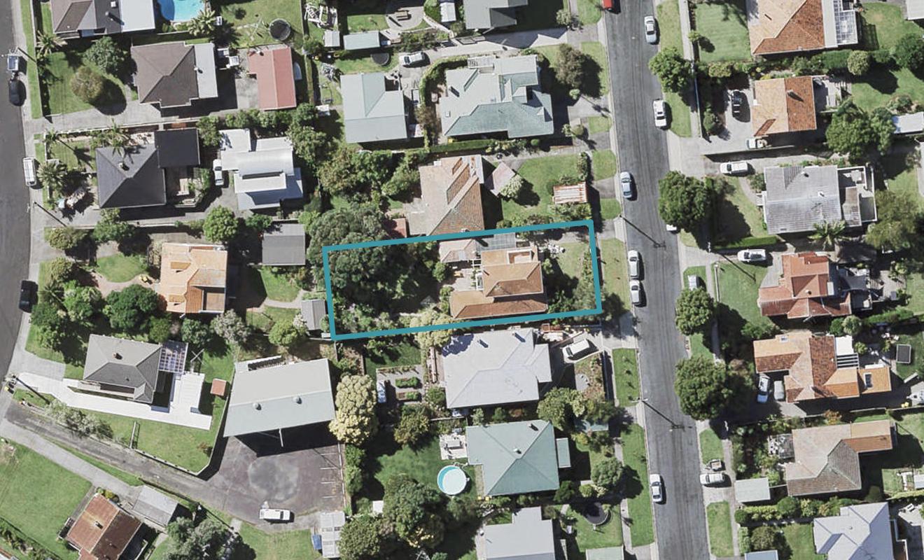 8 Niccol Avenue, Narrow Neck, Auckland - Carousel 1