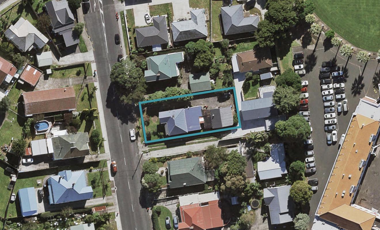 8 Golf Avenue, Otahuhu, Auckland - Carousel 1