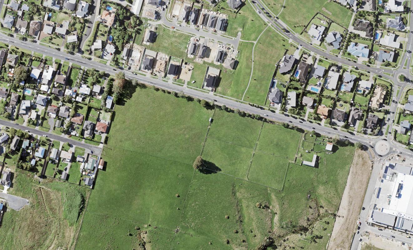6 Kanae Drive, Beachlands, Auckland - Carousel 1