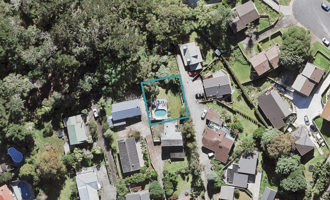 38A Pokapu Street, Titirangi, Auckland - Carousel 1