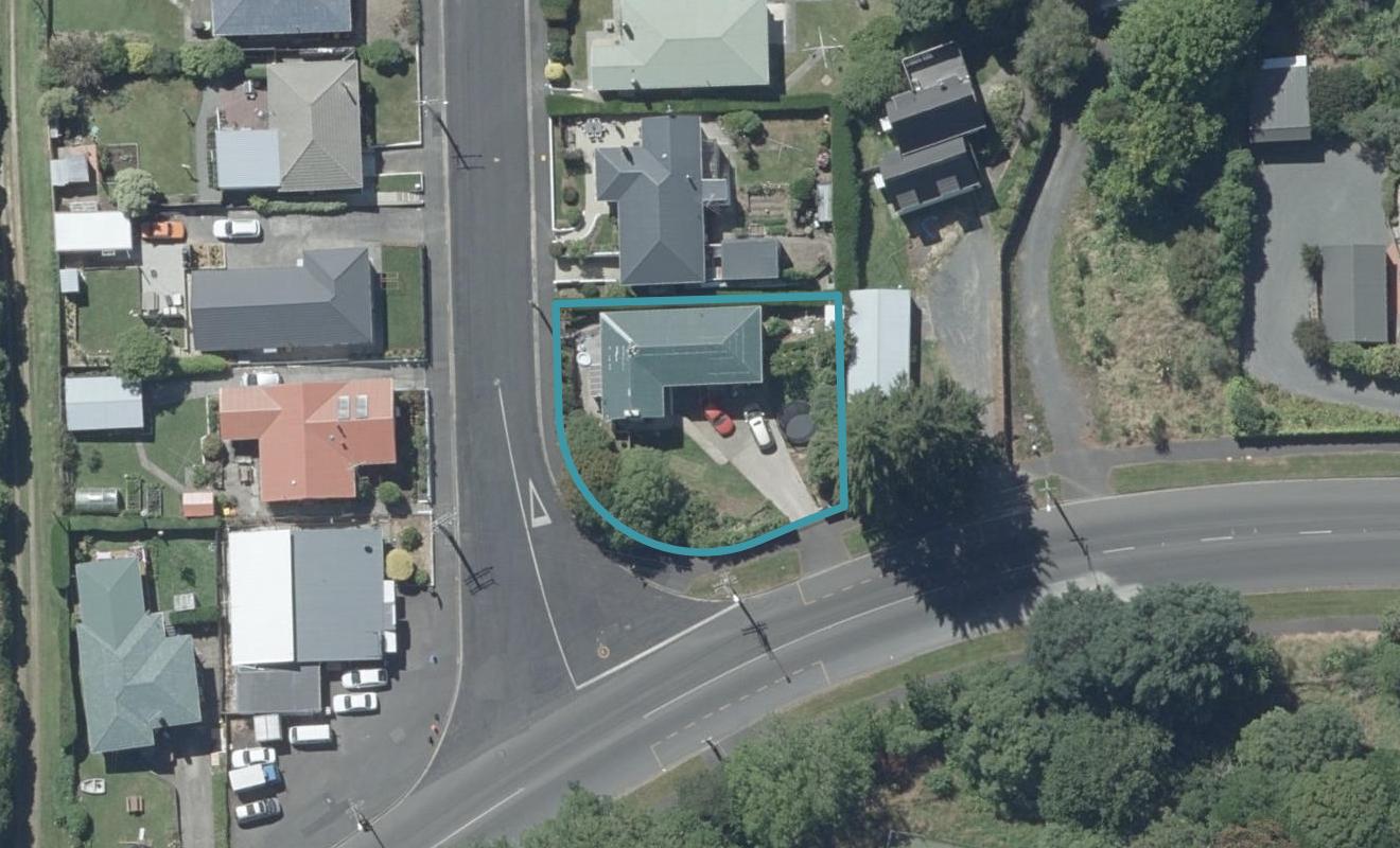 4 Charters Street, Glenross, Dunedin - Carousel 1