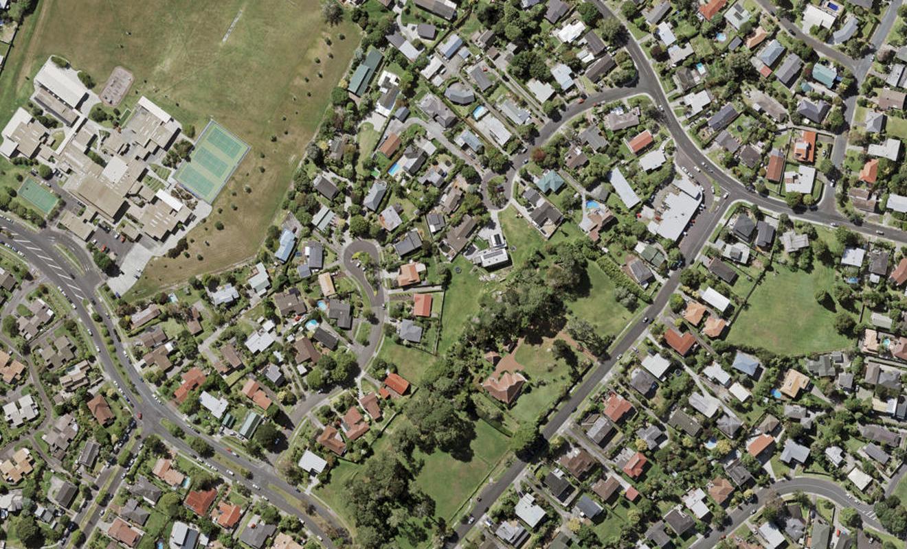 19 Longwood Place, Forrest Hill, Auckland - Carousel 1