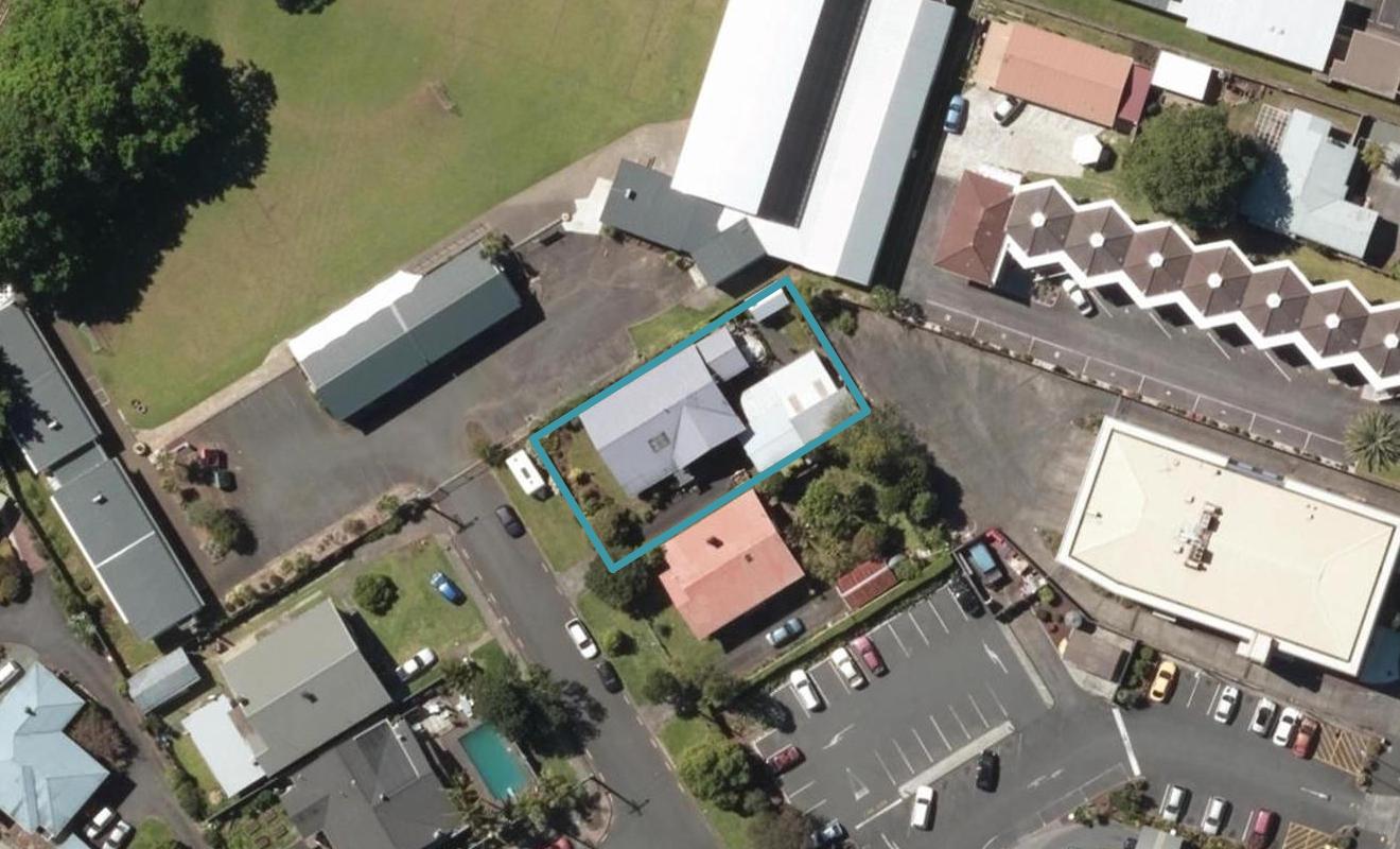 10 Apirana Avenue, Regent, Whangarei - Carousel 1