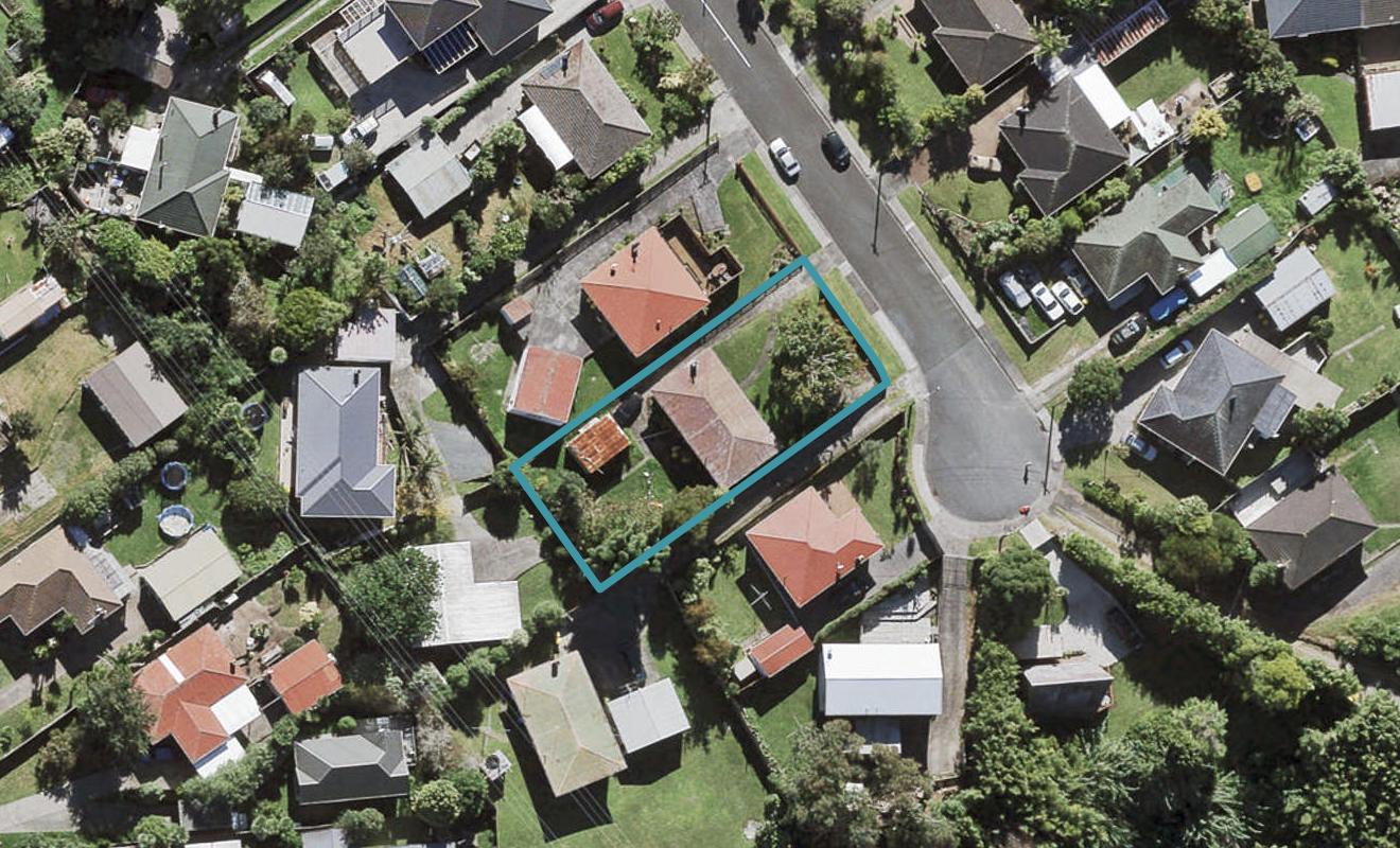 19 Cornwall Street, Te Atatu South, Auckland - Carousel 1