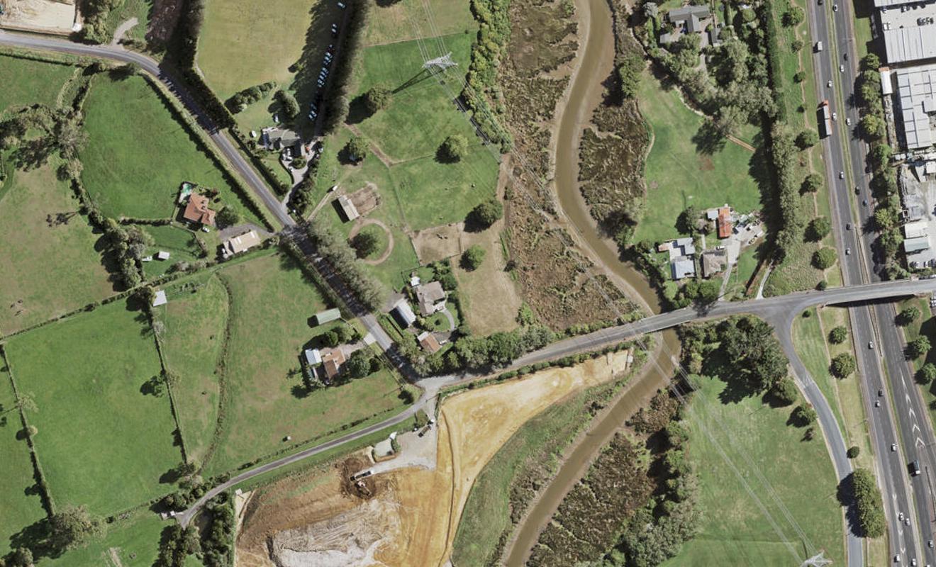 19 Whakaruru Lane, Karaka, Papakura - Carousel 1
