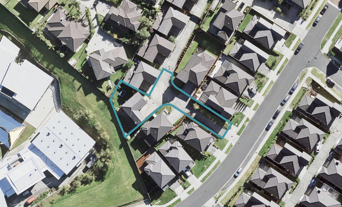 77 Fields Parade, Oteha, Auckland - Carousel 1