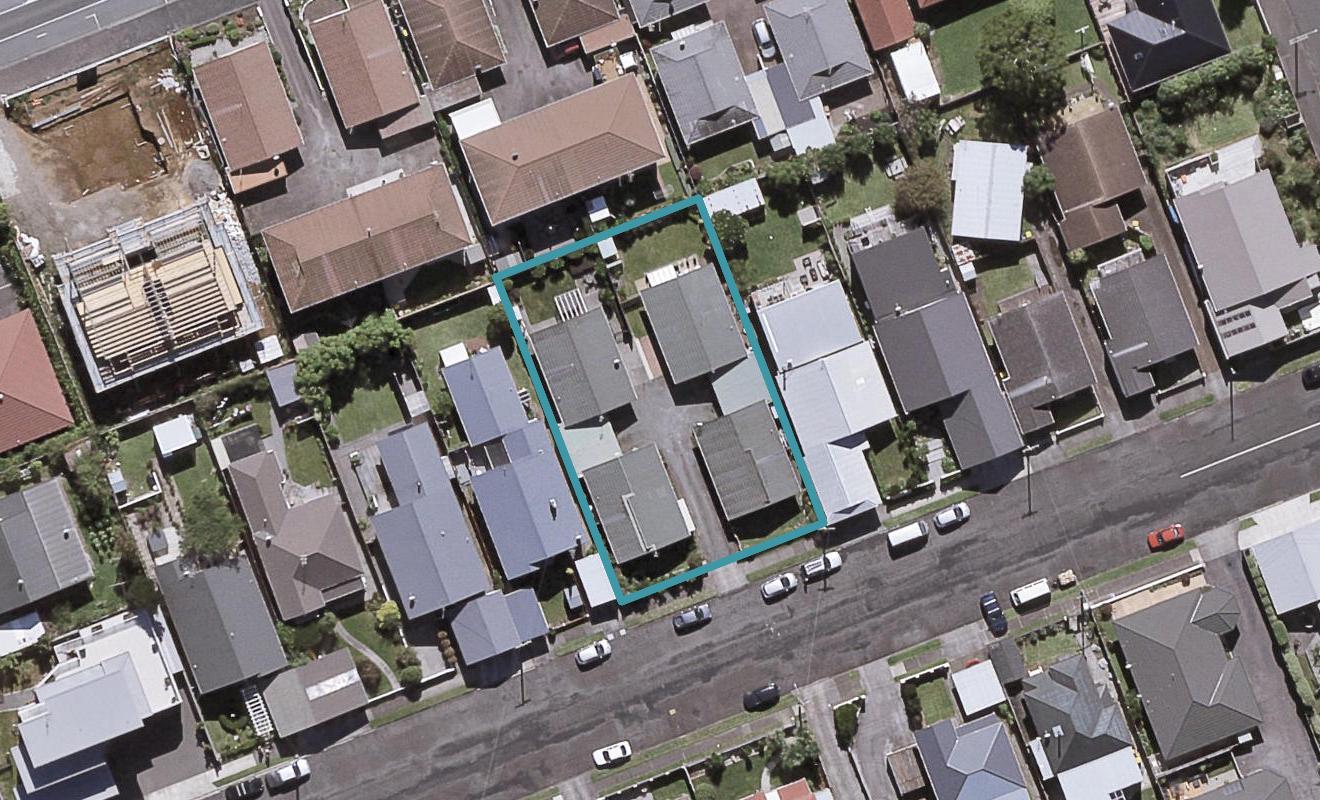 2/13 Karamu Street, Strandon, New Plymouth - Carousel 1