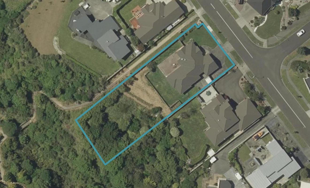 61 Cashmere Drive, Fitzherbert, Palmerston North - Carousel 1