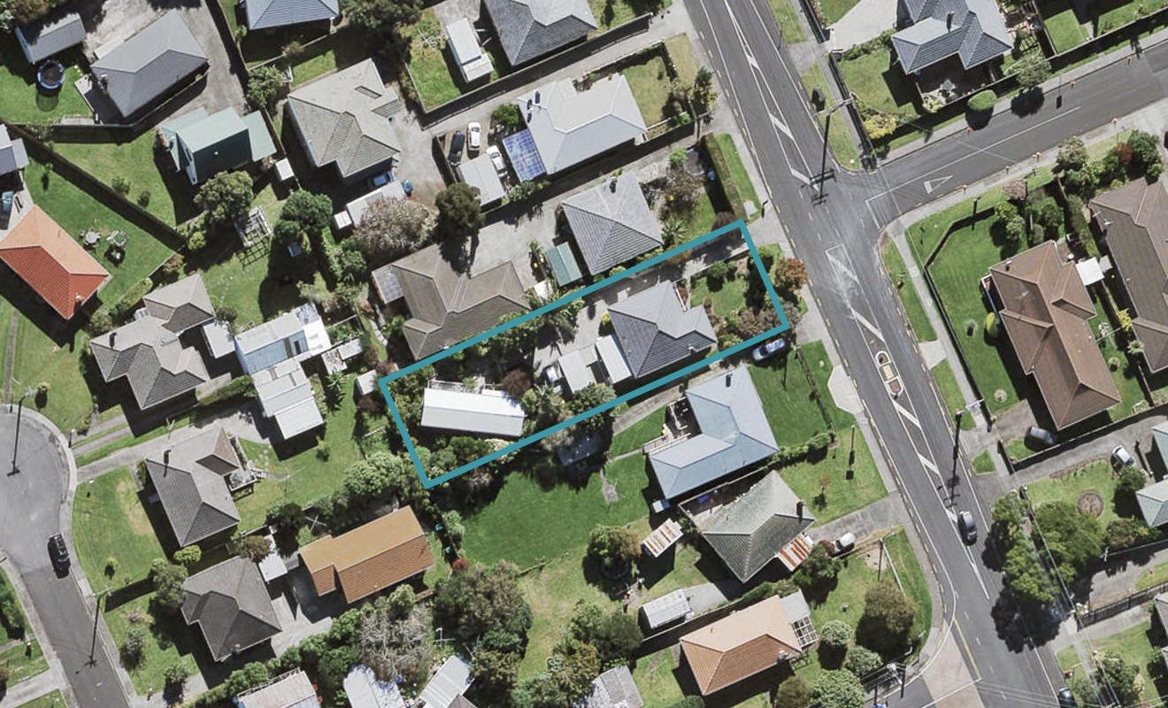 1/44 Flanshaw Road, Te Atatu South, Auckland - Carousel 1