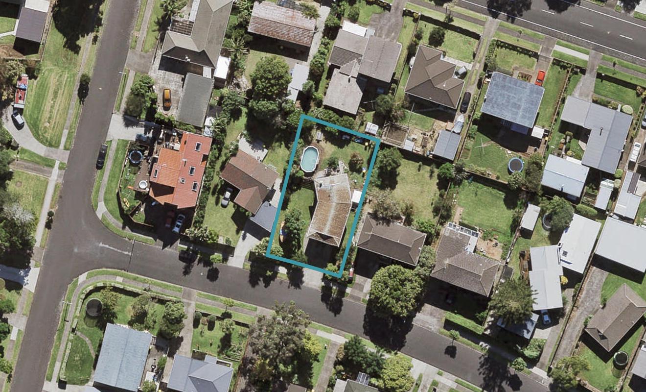 33 Waterlea Avenue, Mangere Bridge, Auckland - Carousel 1