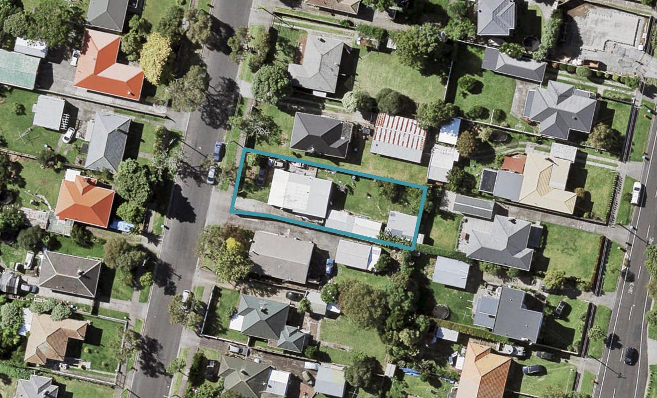 42 Tamatea Avenue, Point England, Auckland - Carousel 1
