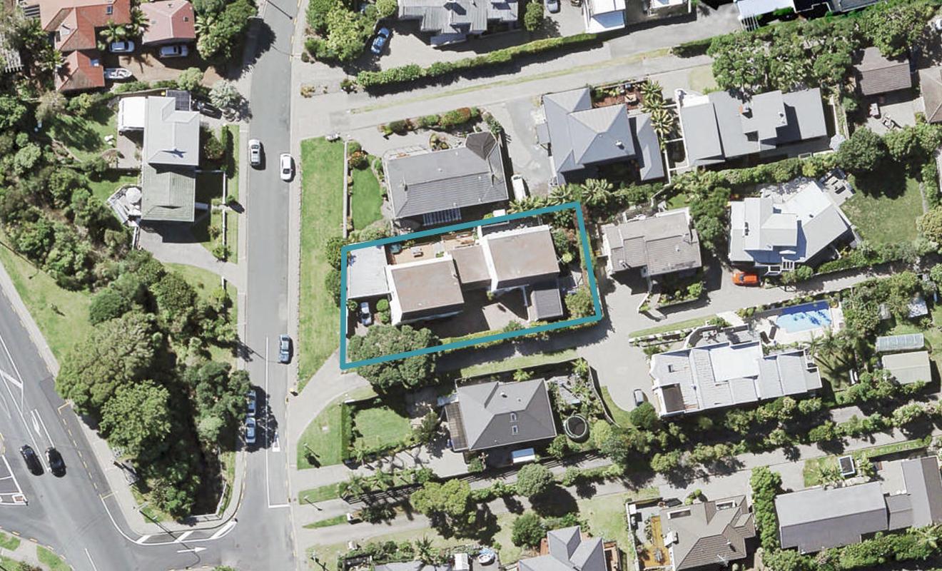 2/11 Huntly Road, Campbells Bay, Auckland - Carousel 1