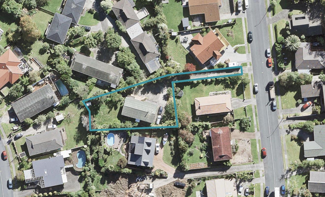 111 Stapleford Crescent, Browns Bay, Auckland - Carousel 1