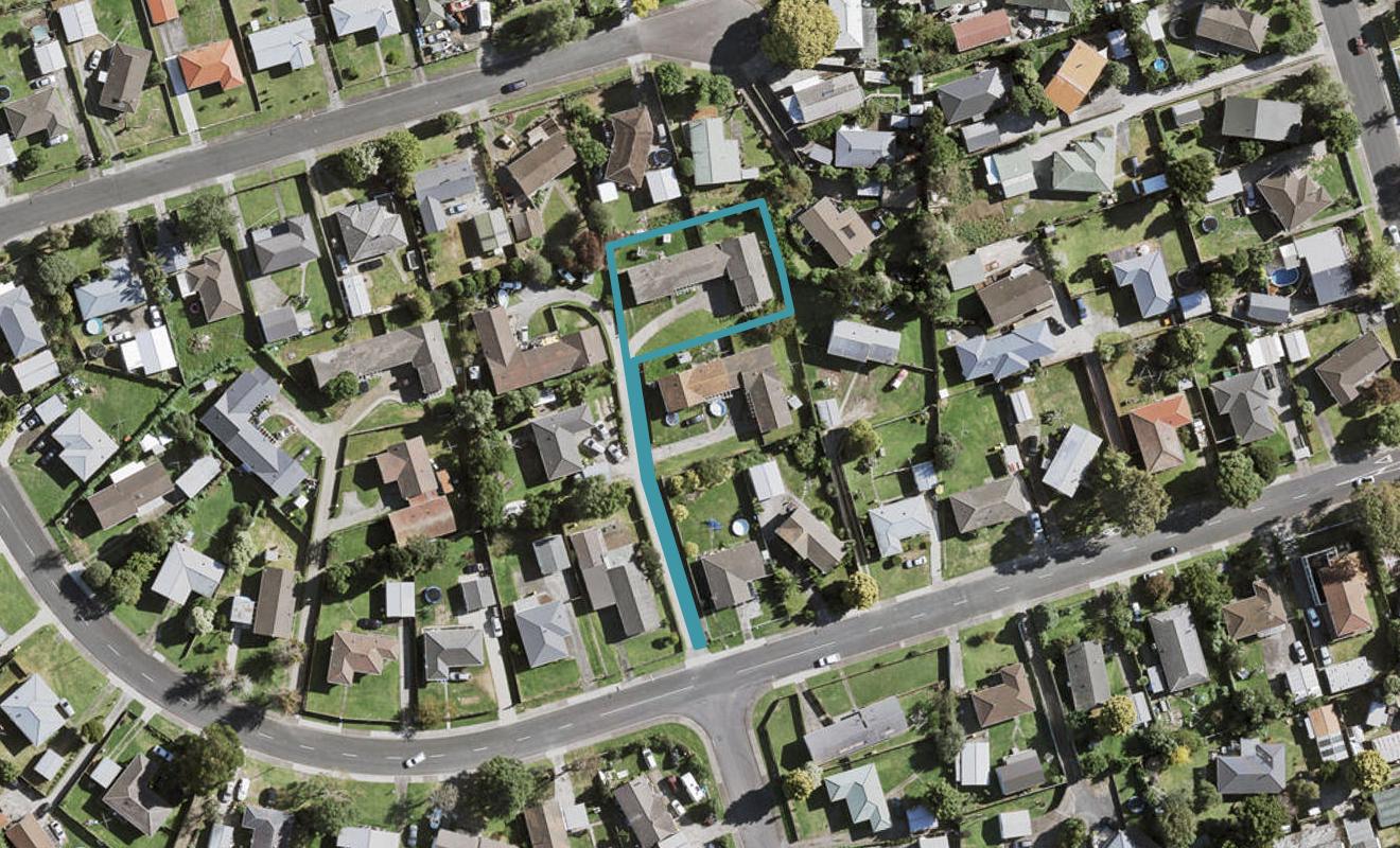 1/142 Chichester Drive, Rosehill, Papakura - Carousel 1