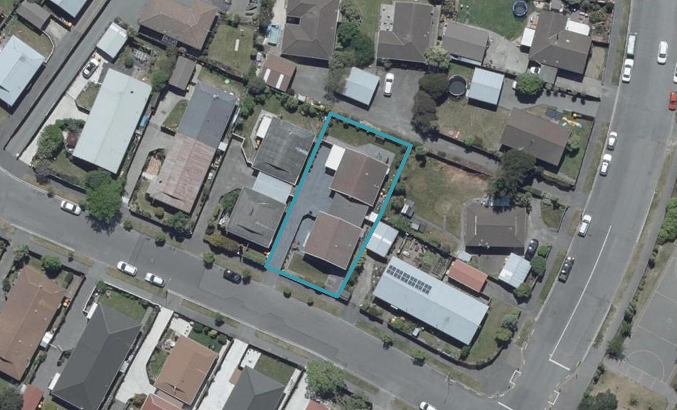 2/4 TAMARISK PLACE, Parklands, Christchurch - Carousel 1