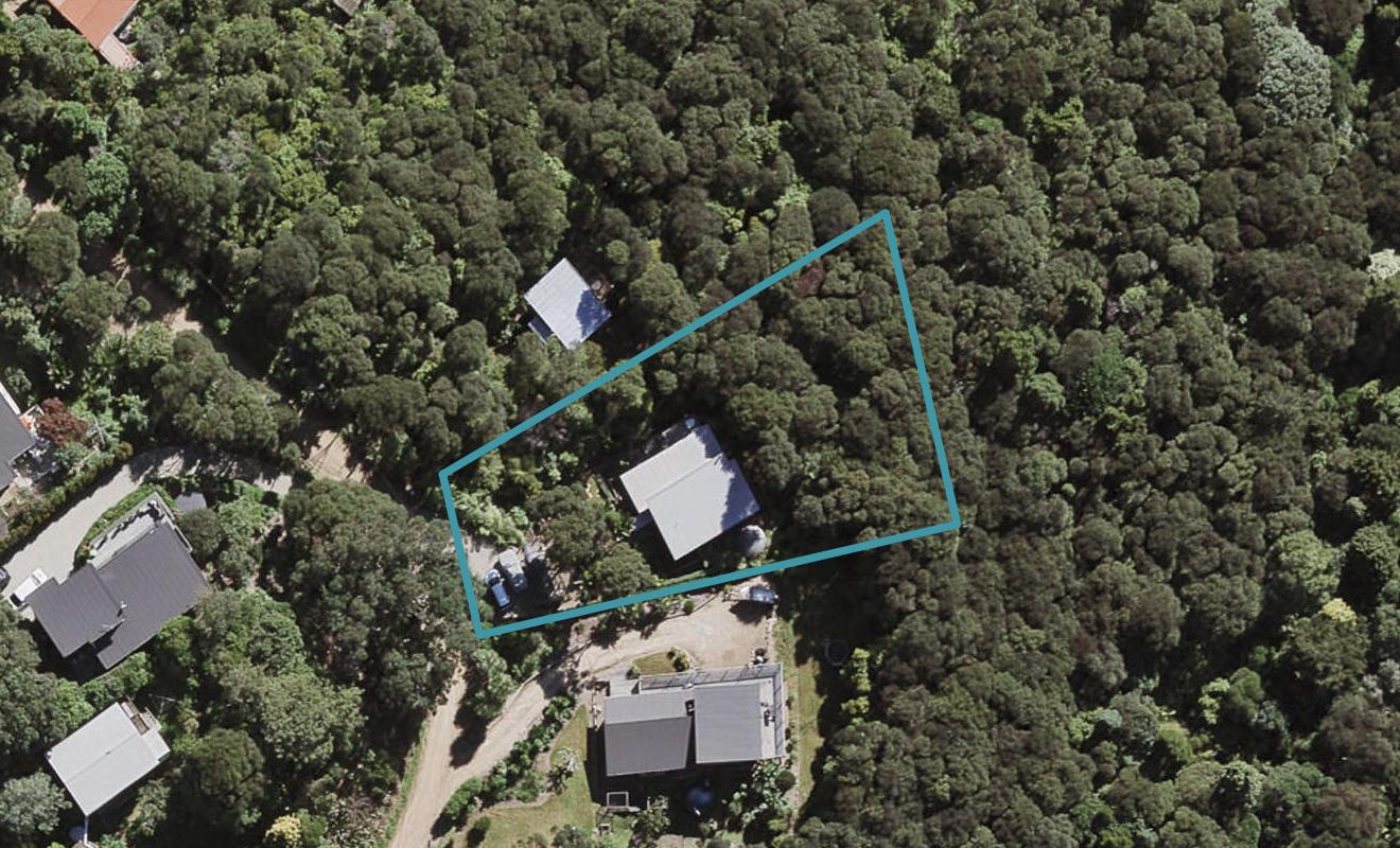 16 Scotts Terrace, Onetangi, Waiheke Island - Carousel 1