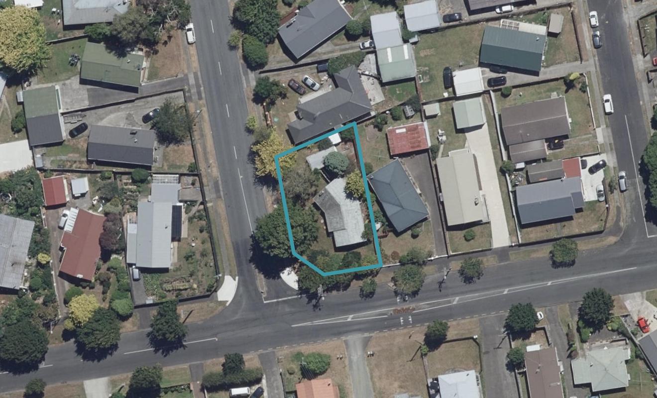 2 Deanwell Avenue, Deanwell, Hamilton - Carousel 1