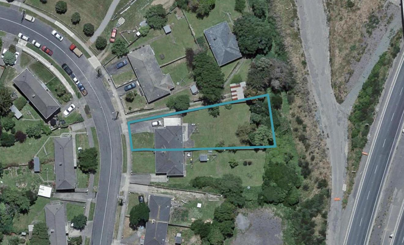 100 Tremewan Street, Tawa, Wellington - Carousel 1