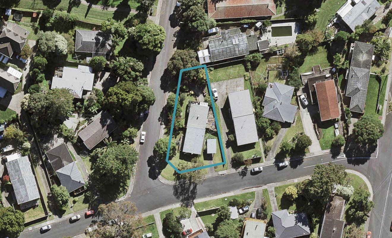 2/11 Ayton Drive, Totara Vale, Auckland - Carousel 1
