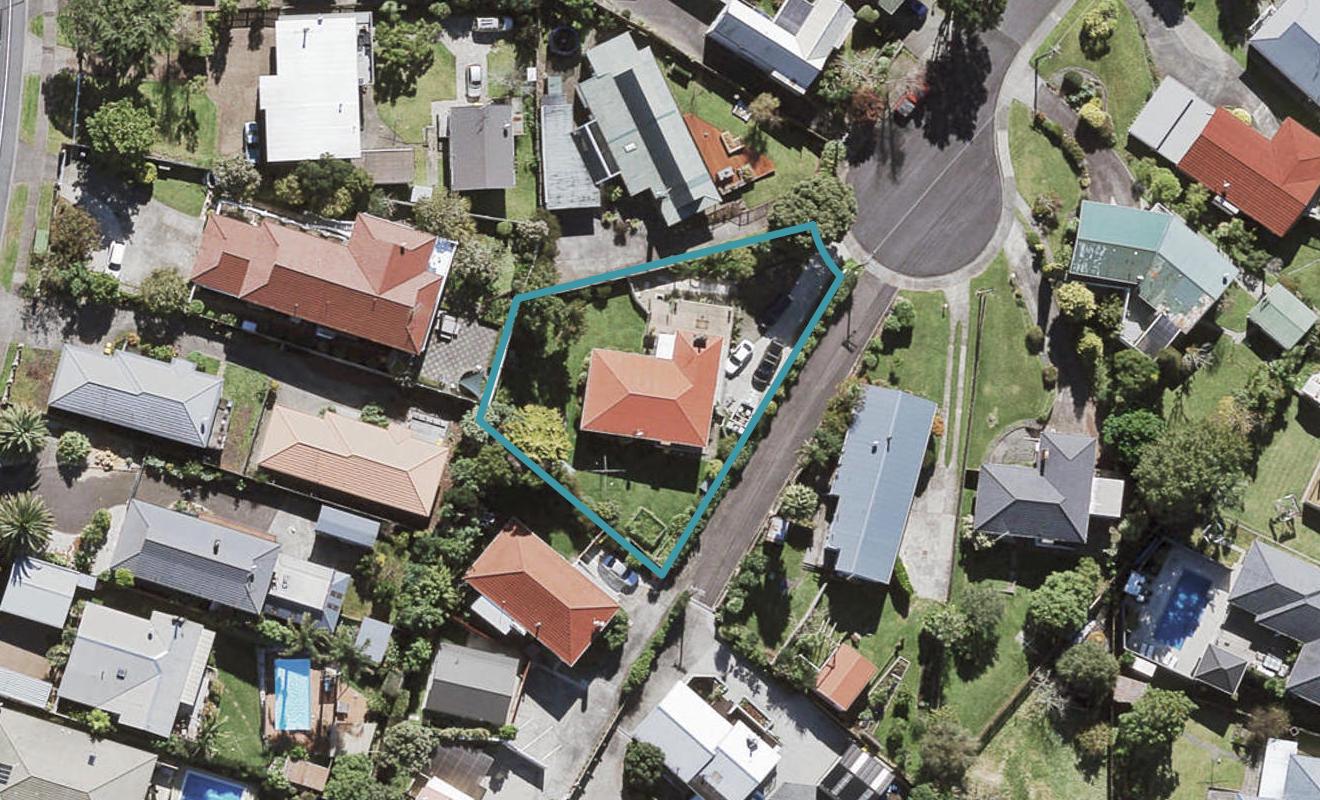 17 Fairlea Road, Te Atatu South, Auckland - Carousel 1