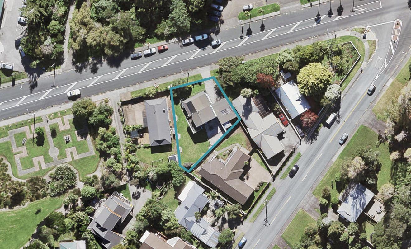 100B Godley Road, Green Bay, Auckland - Carousel 1