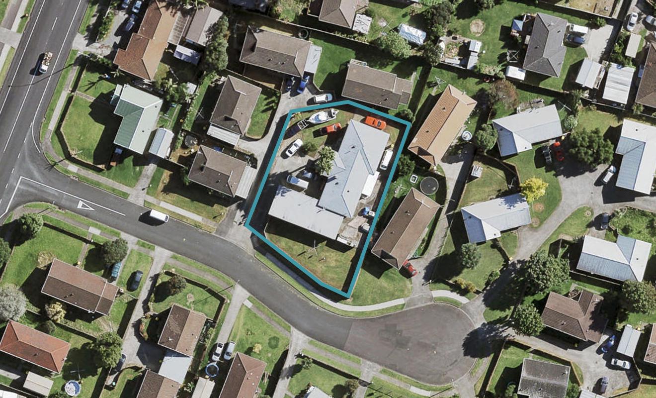 8 Gila Place, Weymouth, Auckland - Carousel 1