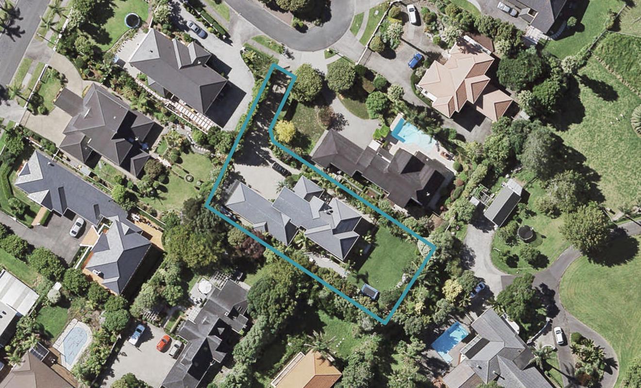 9 Del Mar Court, Shamrock Park, Auckland - Carousel 1