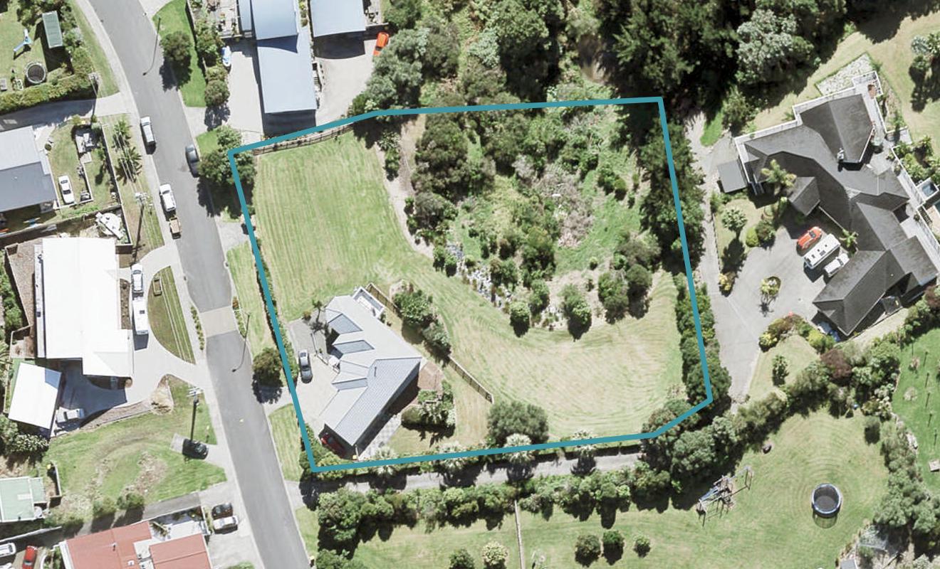 1/4 ROBERTS RD, Matakatia, Whangaparaoa - Carousel 1