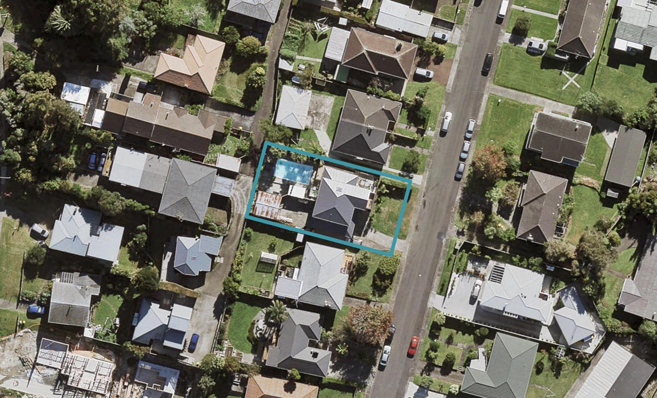 7 Dudding Avenue, Northcote, Auckland - Carousel 1