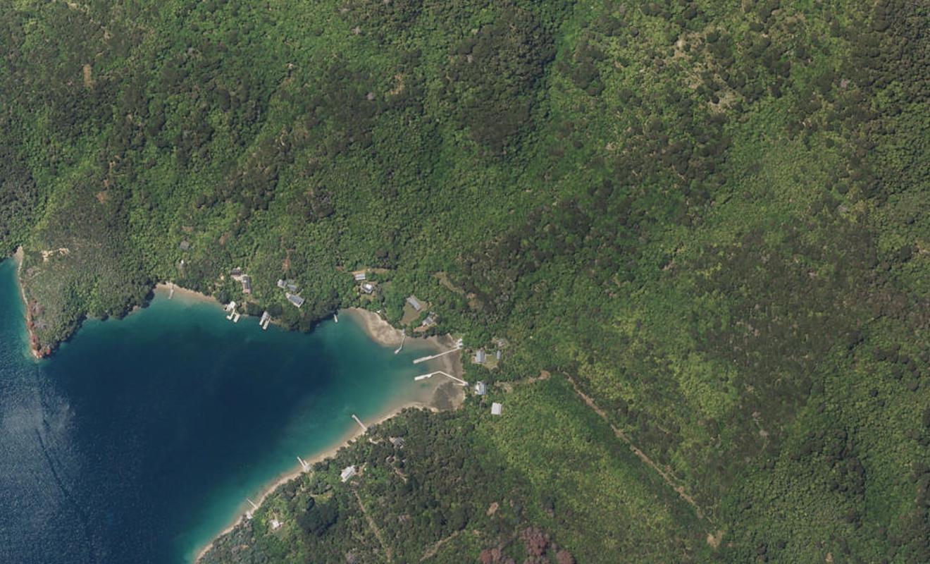 0 East Bay, Lochmara Bay - Carousel 1