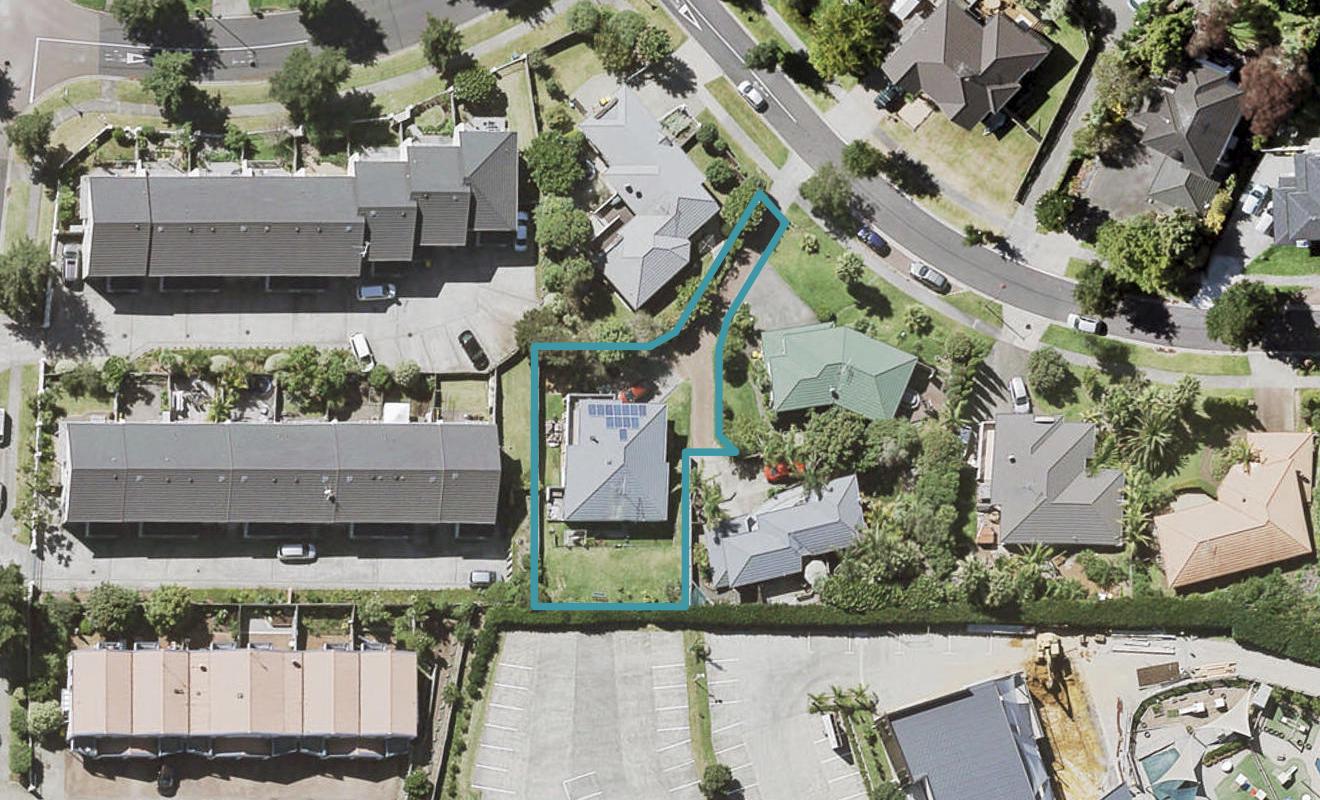 36 Margaret Henry Crescent, Oteha, Auckland - Carousel 1