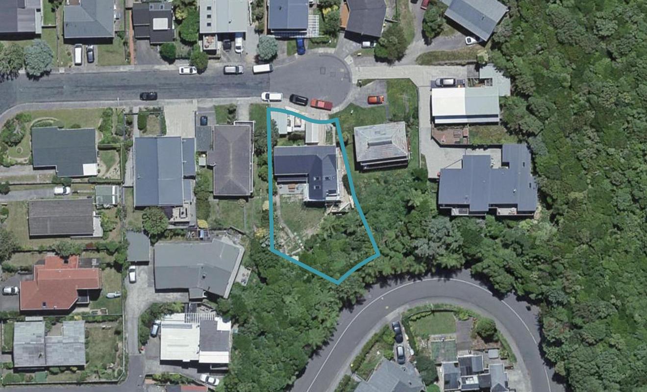 2/8 Middlesex Place, Northland, Wellington - Carousel 1