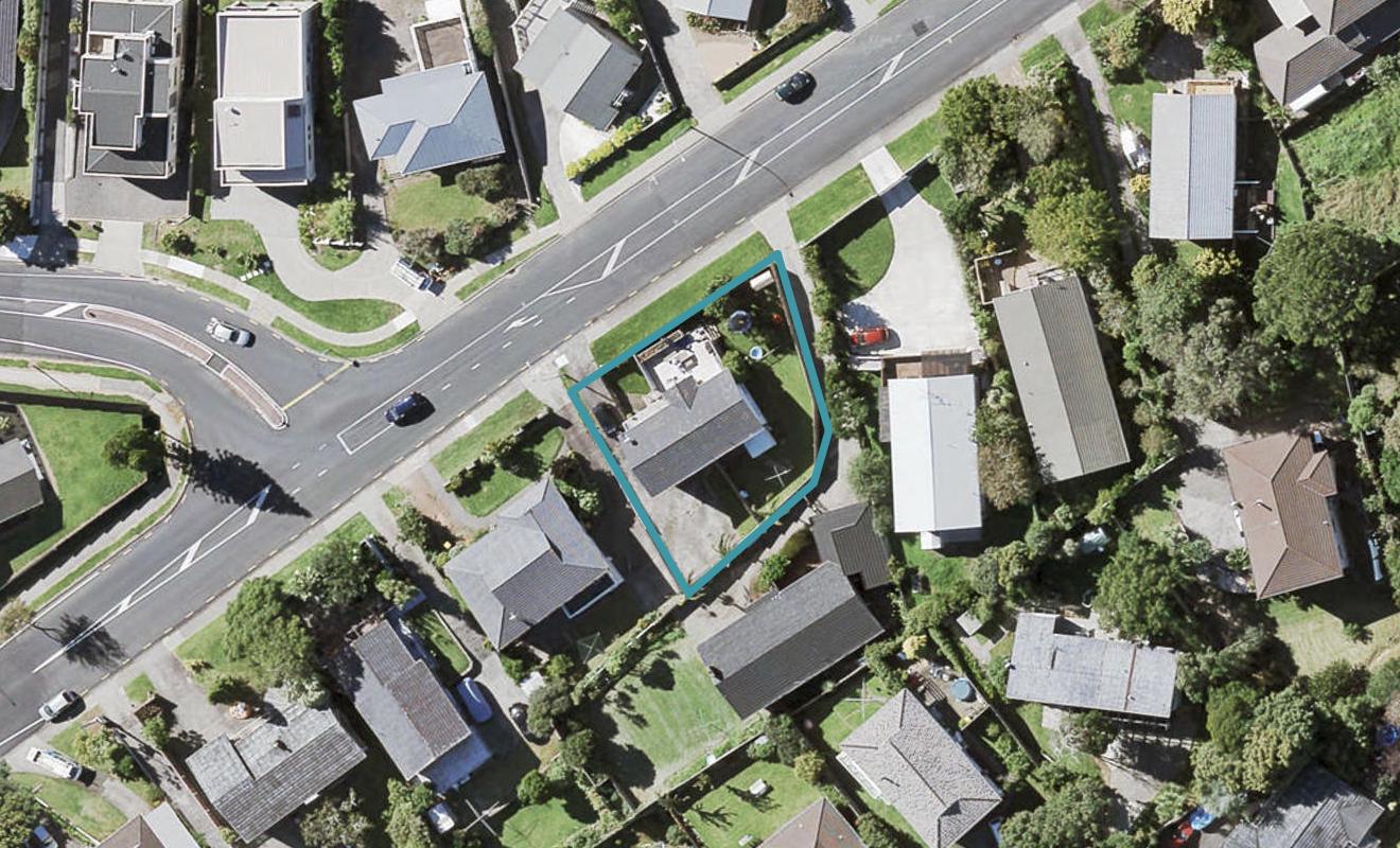 15 Gills Road, Bucklands Beach, Auckland - Carousel 1