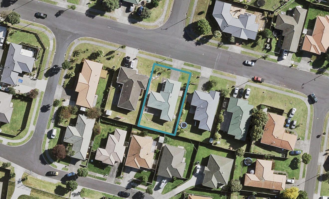35 Waimahia Avenue, Weymouth, Auckland - Carousel 1
