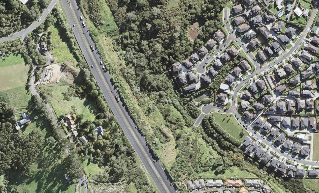 13 McMenamin Place, Fairview Heights, Auckland - Carousel 1