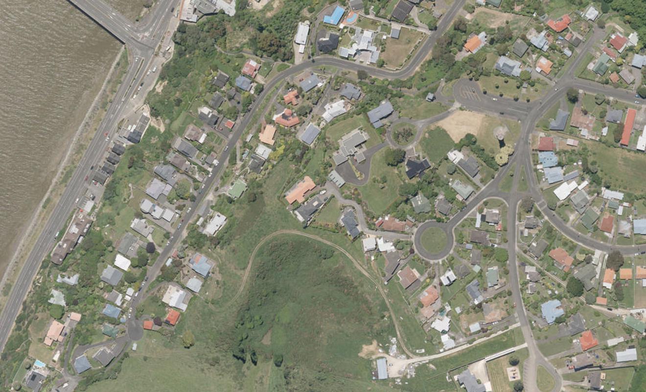 22 Tower Crescent, Durie Hill, Whanganui - Carousel 1