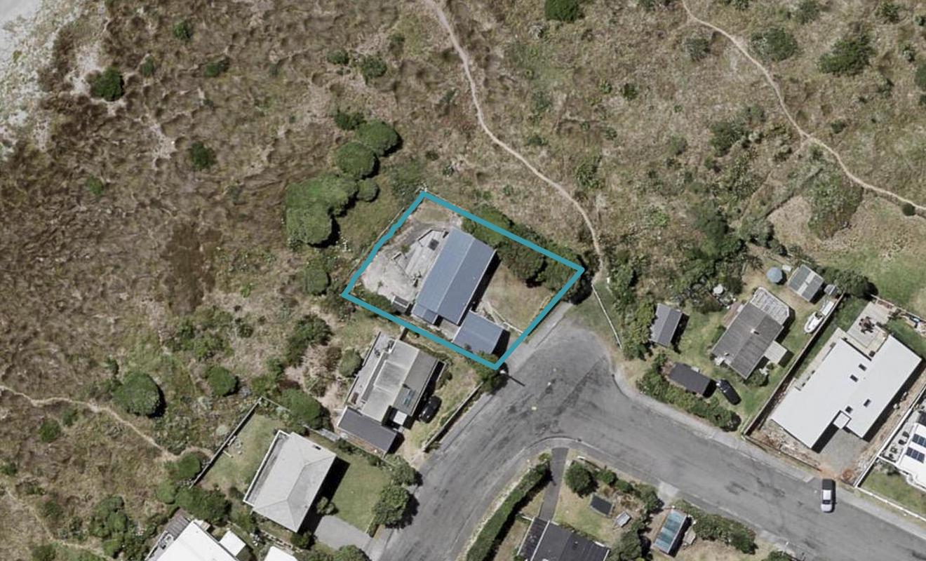 1 Marine Parade, Otaki Beach, Otaki - Carousel 1