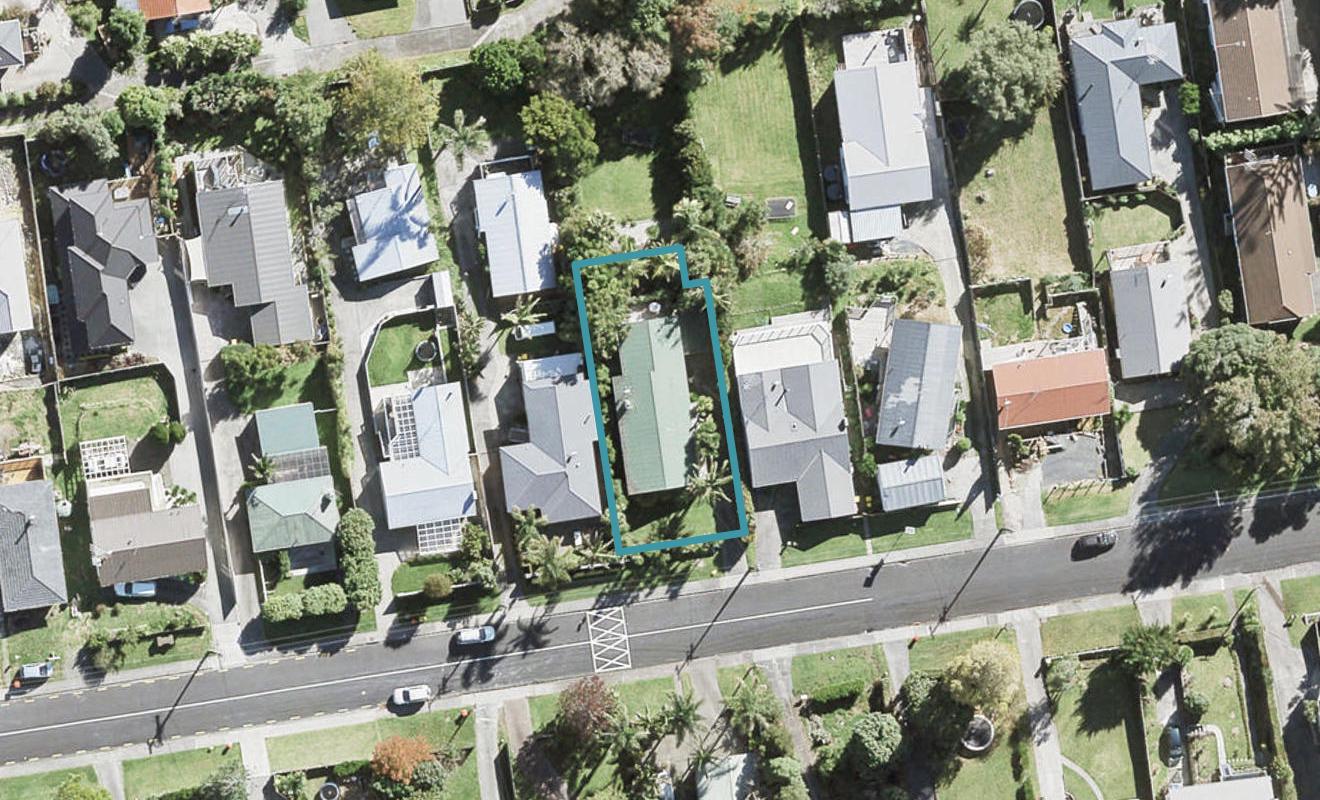17 Alexander Avenue, Torbay, Auckland - Carousel 1