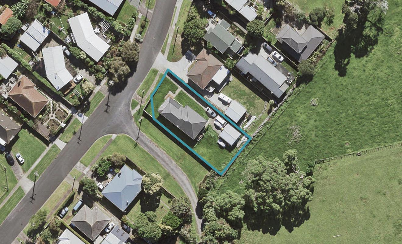 50 Wellesley Road, Mangere Bridge, Auckland - Carousel 1