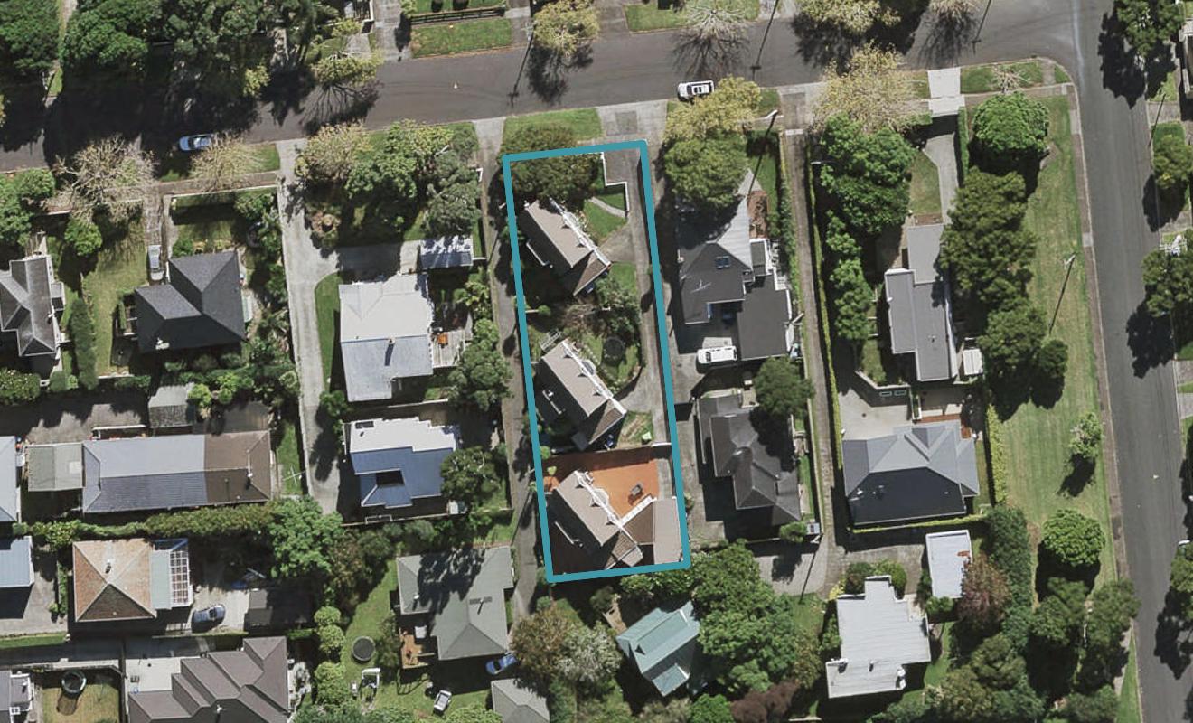 2/13 Taiere Terrace, Onehunga, Auckland - Carousel 1
