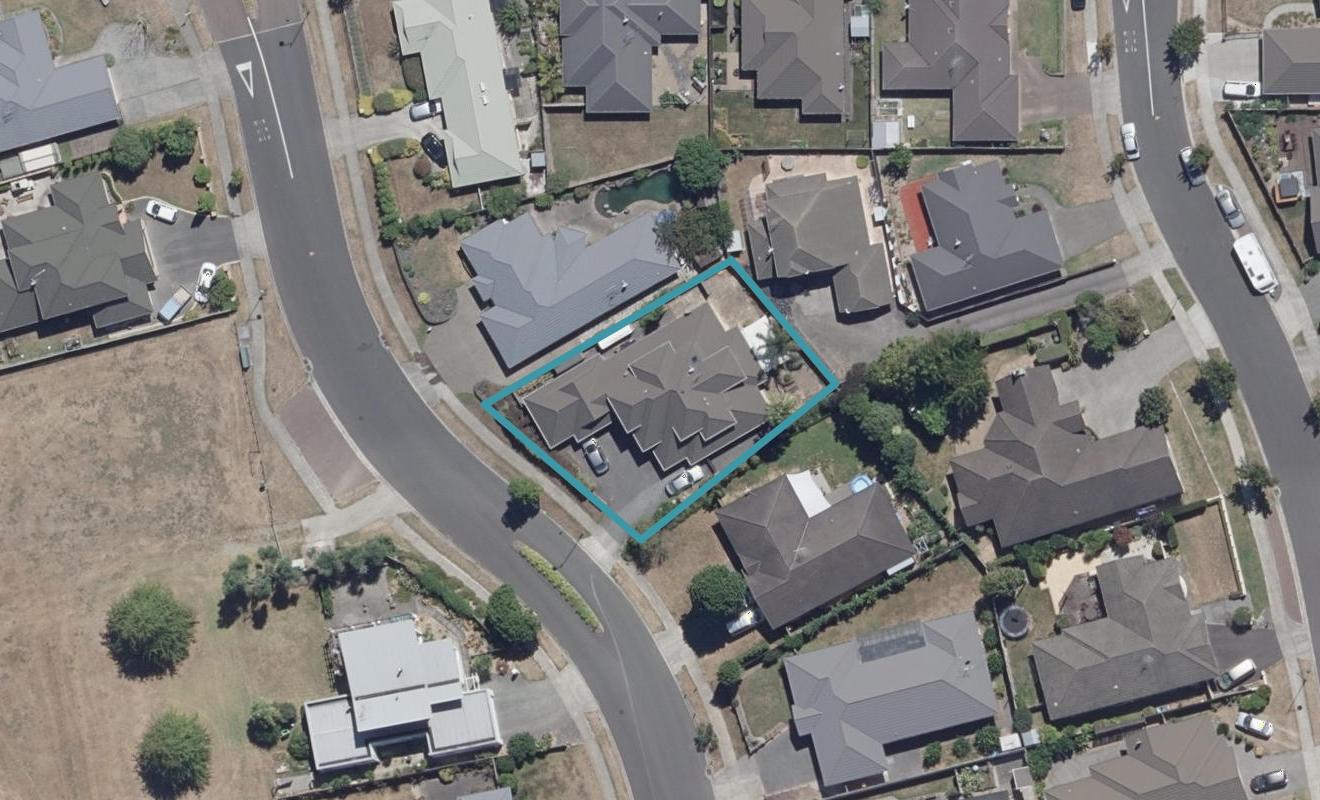 16 Nottingham Drive, Hamilton East, Hamilton - Carousel 1