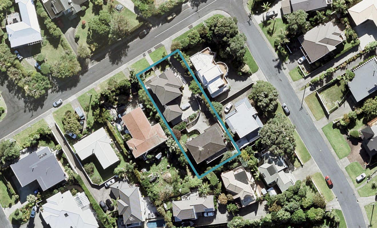 1/49 Rewi Street, Torbay, Auckland - Carousel 1