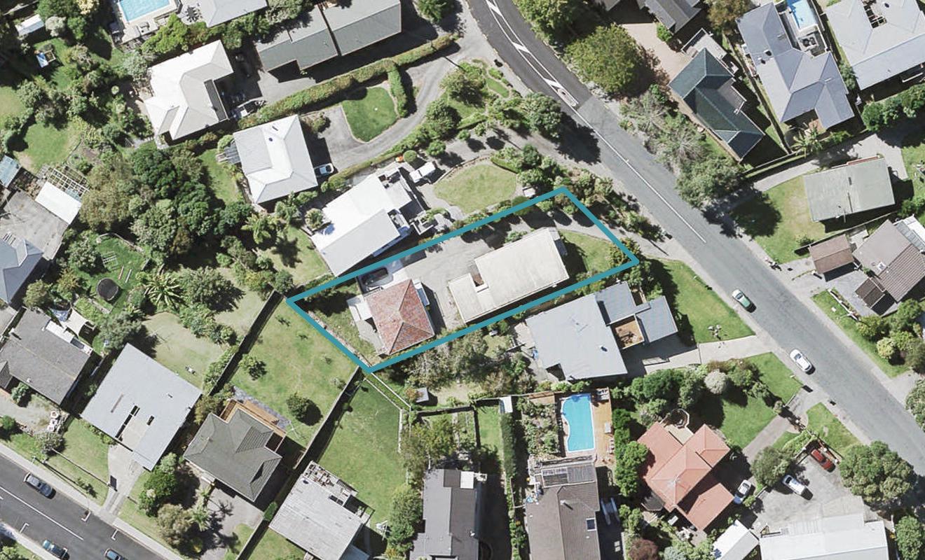 1/8 Clematis Avenue, Murrays Bay, Auckland - Carousel 1