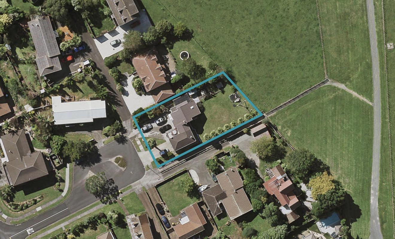 11 Tadley Court, Goodwood Heights, Auckland - Carousel 1