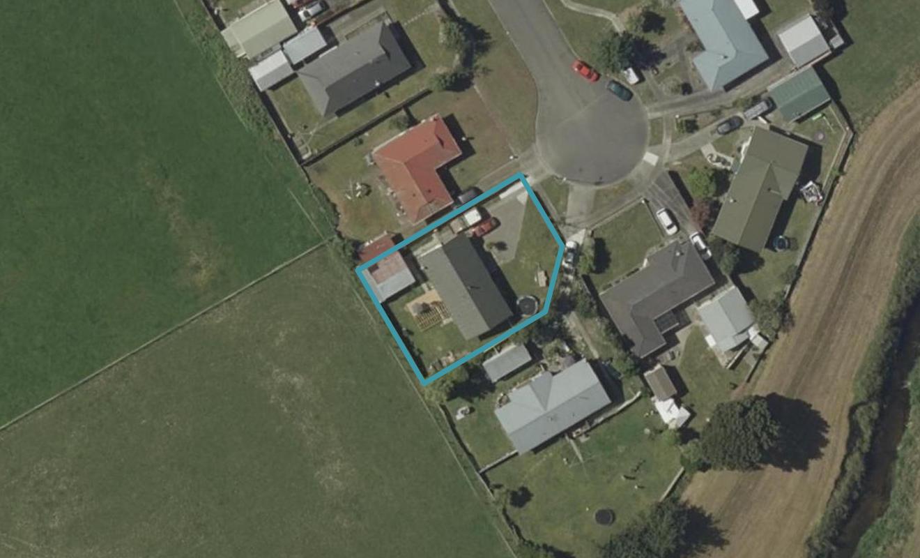 16 Egmont Place, Westbrook, Palmerston North - Carousel 1