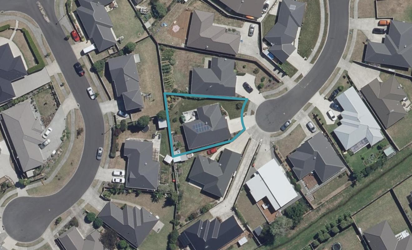 14 Edward Street, Grandview Heights, Hamilton - Carousel 1
