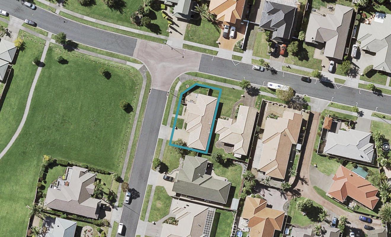 2 Trovare Place, Golflands, Auckland - Carousel 1