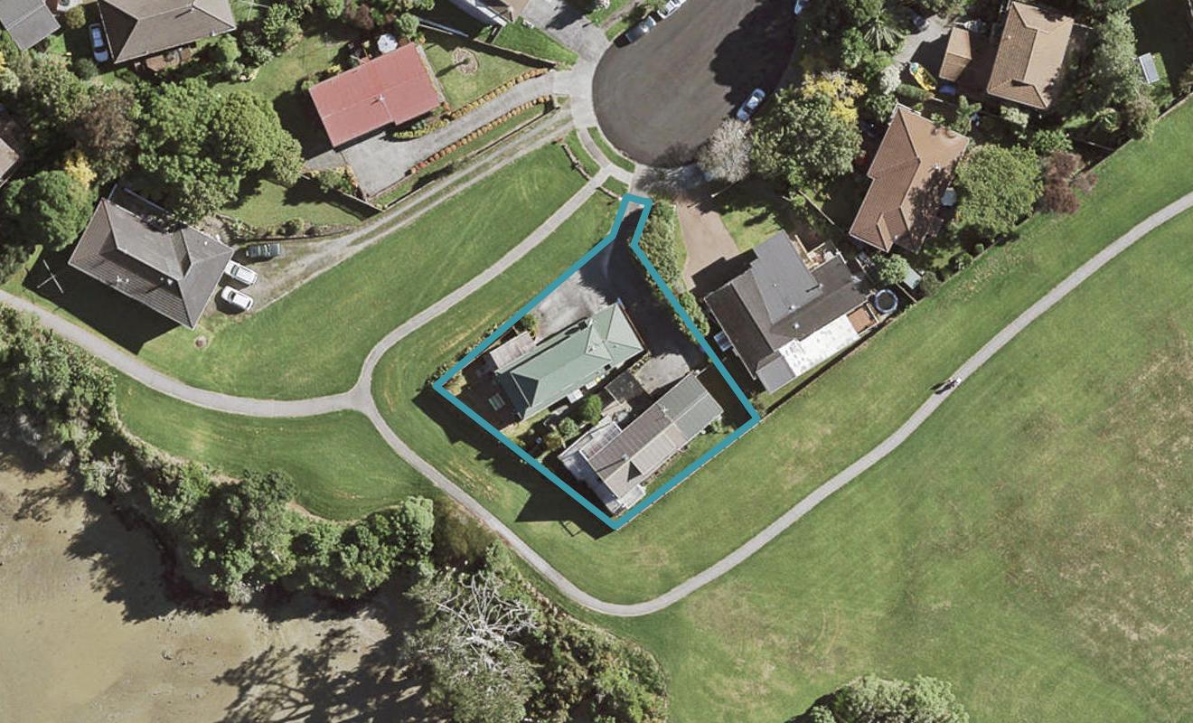 28A Hoylake Place, Wattle Downs, Auckland - Carousel 1