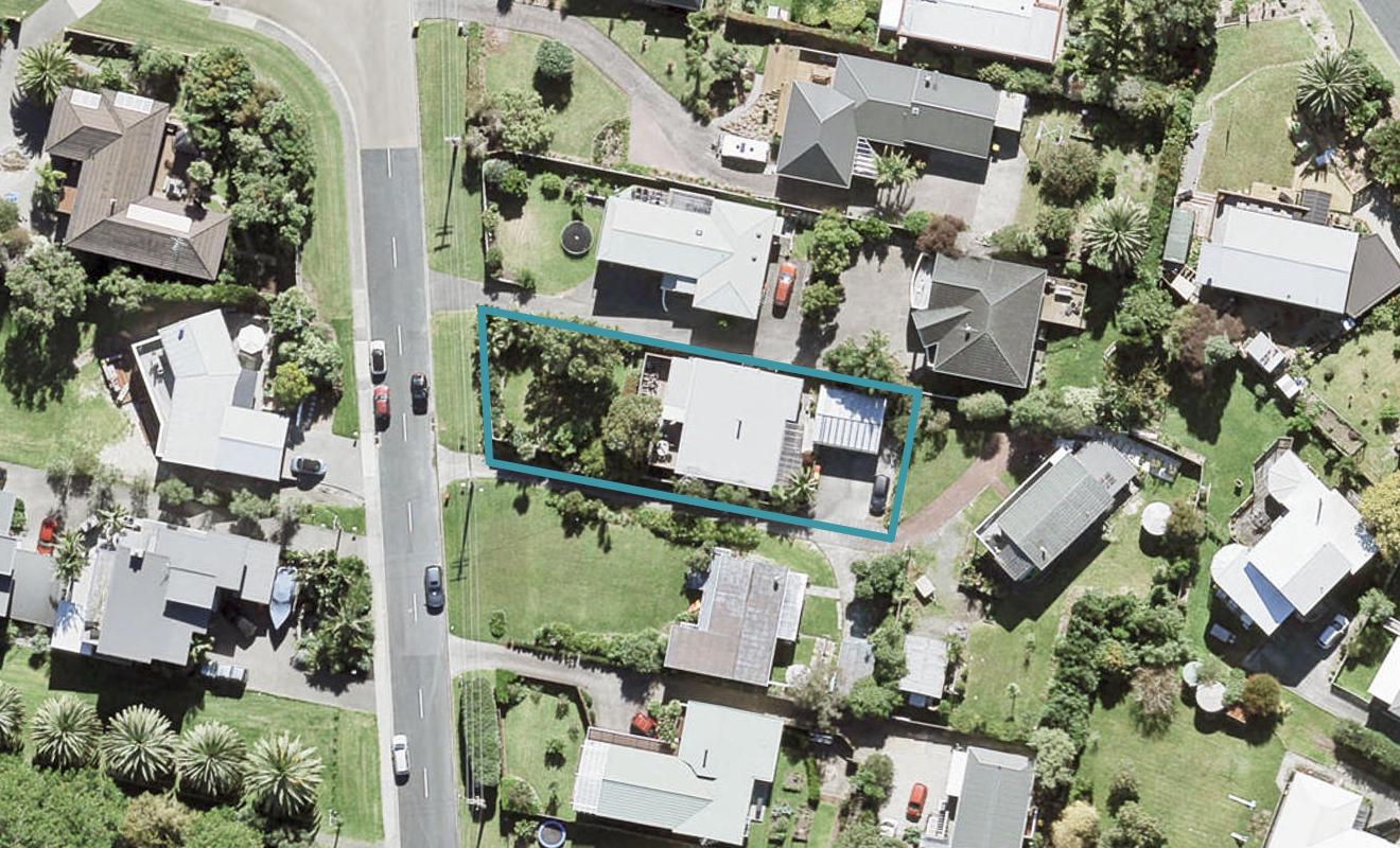 33 Tindalls Bay Road, Tindalls Beach, Whangaparaoa - Carousel 1